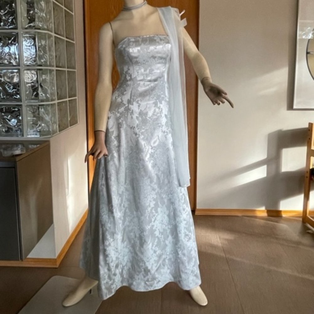 Vtg. VENESSA STEVENS PROM Formal Evening Size 3-4, SHIMMERY BABY BLUE + SHAWL